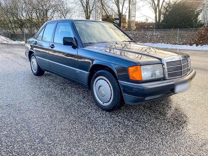 Second-hand Mercedes 190 109 CP (80 kW) 1992 Negru Berlinǎ