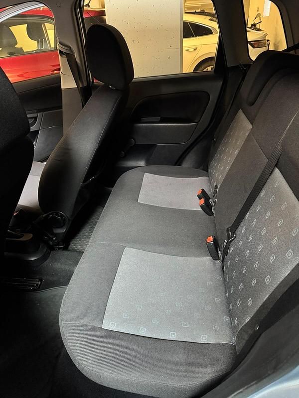 Gebraucht Ford Fiesta 80 PS (58 kW) 2005 Blau Kleinwagen