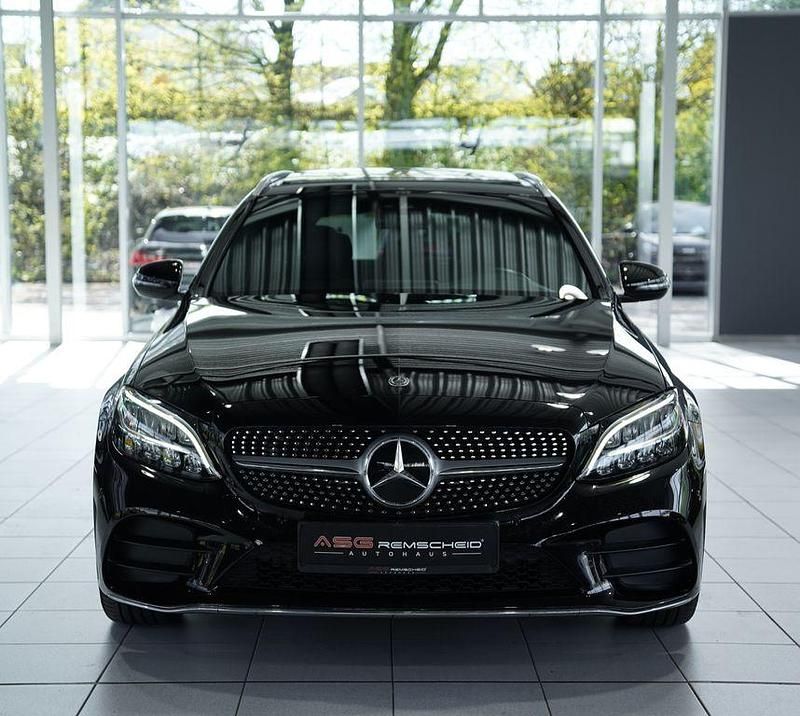 Gebraucht Mercedes C200 AMG line 184 PS (135 kW) 2018 Schwarz Kombi