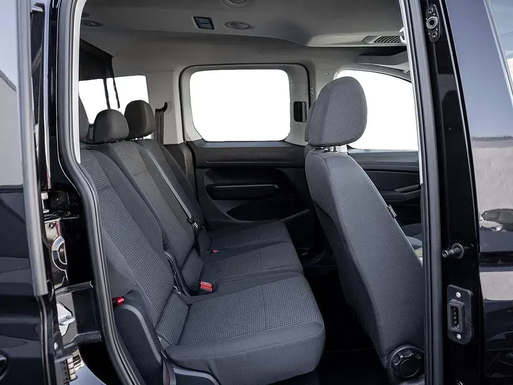 Second-hand VW Caddy Basis 122 CP (89 kW) 2022 Negru Monovolum