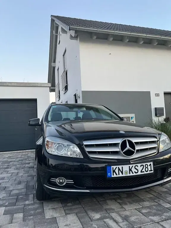 Gebraucht Mercedes C180 156 PS (114 kW) 2011 Schwarz Limousine