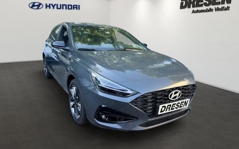 Neu Hyundai i30 Advantage 150 PS (110 kW) 2025 Grau Limousine