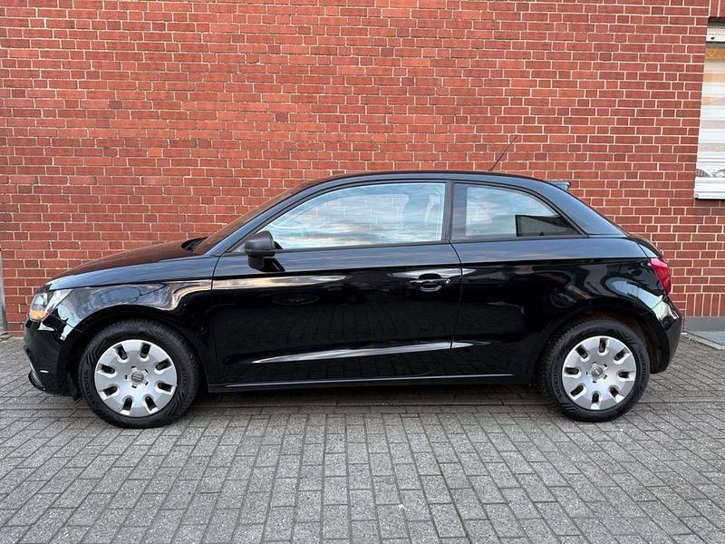Gebraucht Audi A1 Attraction 86 PS (63 kW) 2011 Schwarz Kleinwagen