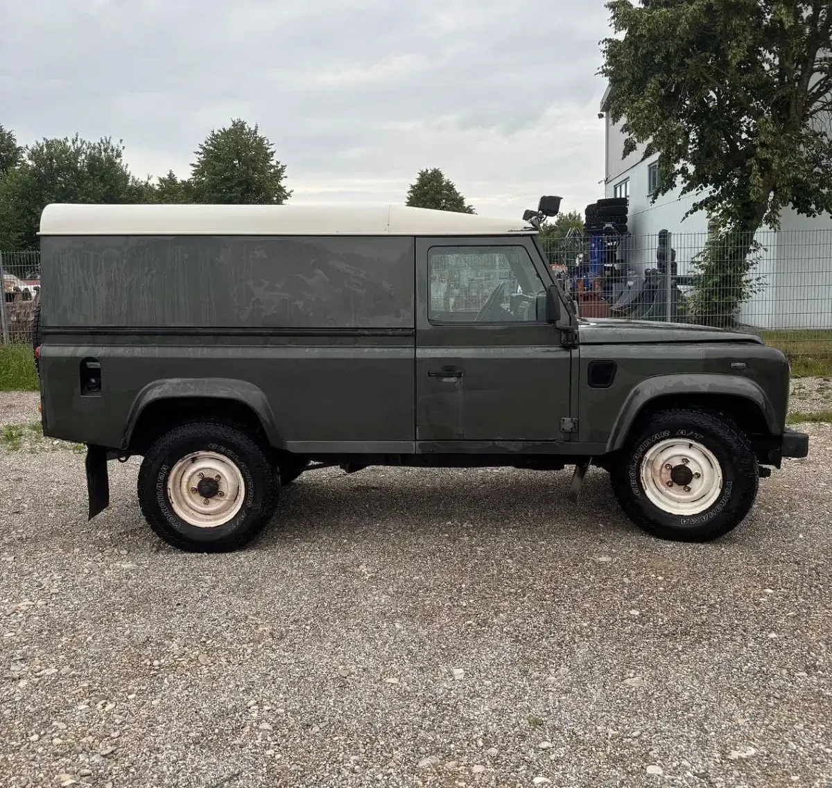 Gebraucht Land Rover Defender 122 PS (89 kW) 2004 Grün SUV