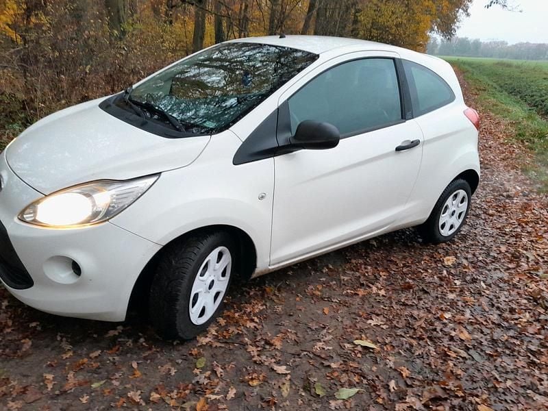 Gebraucht Ford Ka 69 PS (50 kW) 2010 Weiß Kleinwagen
