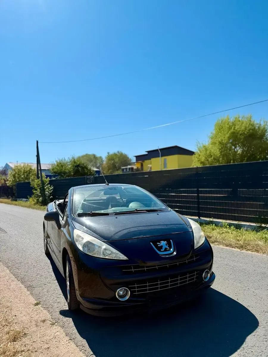 Gebraucht Peugeot 207 CC 120 PS (88 kW) 2007 Schwarz Cabrio