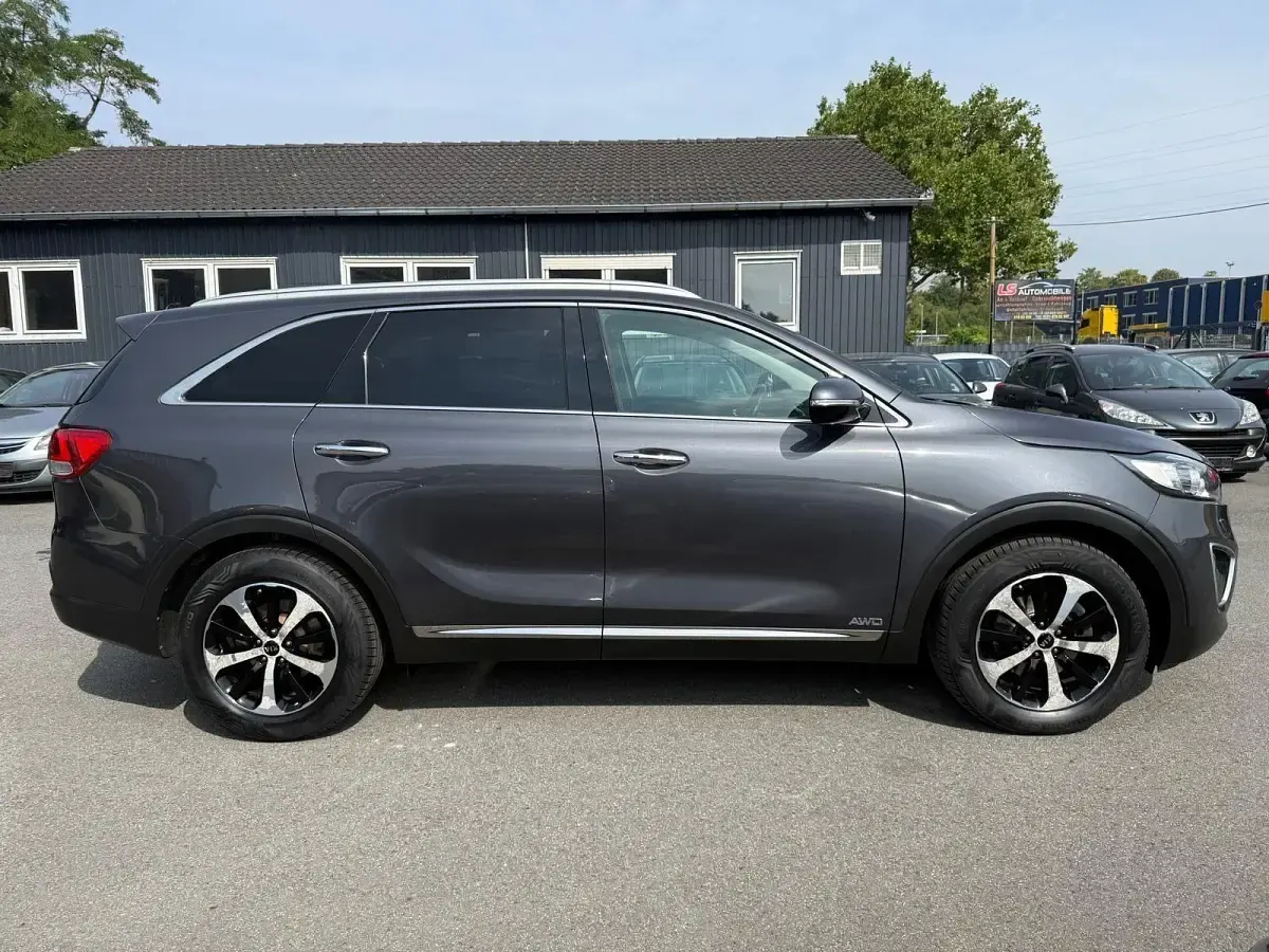 Gebraucht Kia Sorento Spirit 200 PS (147 kW) 2015 Grau SUV