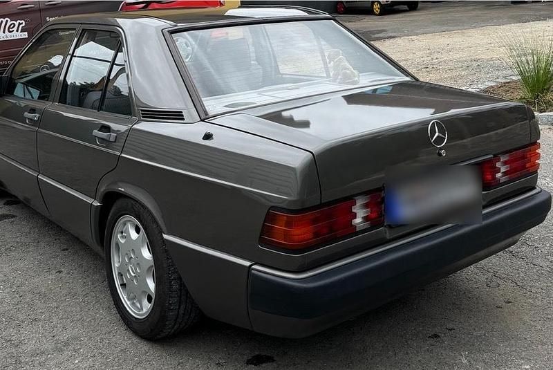Gebraucht Mercedes 190 118 PS (86 kW) 1989 Grau Limousine