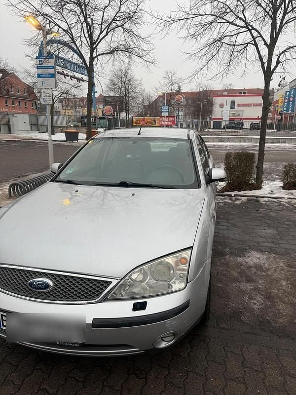 Gebraucht Ford Mondeo 146 PS (107 kW) 2001 Grau Limousine