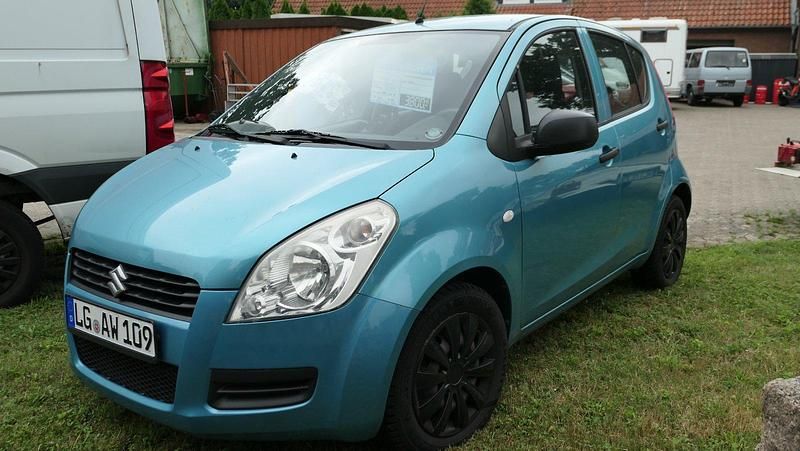 Gebraucht Suzuki Splash 65 PS (47 kW) 2010 Andere farben Kleinwagen