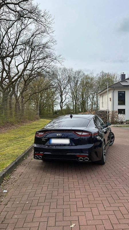 Gebraucht Kia Stinger GT 366 PS (269 kW) 2020 Blau Kleinwagen