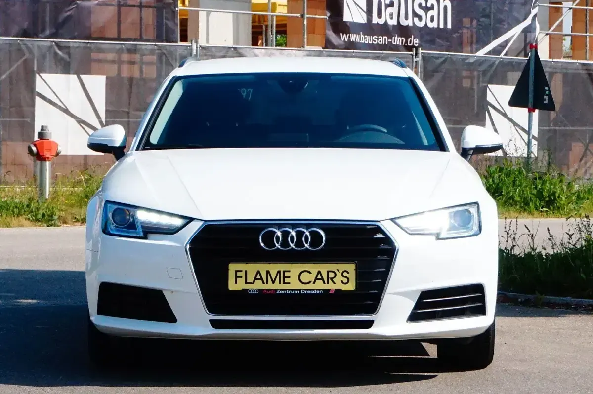 Gebraucht Audi A4 Basis 150 PS (110 kW) 2017 Weiß Kombi