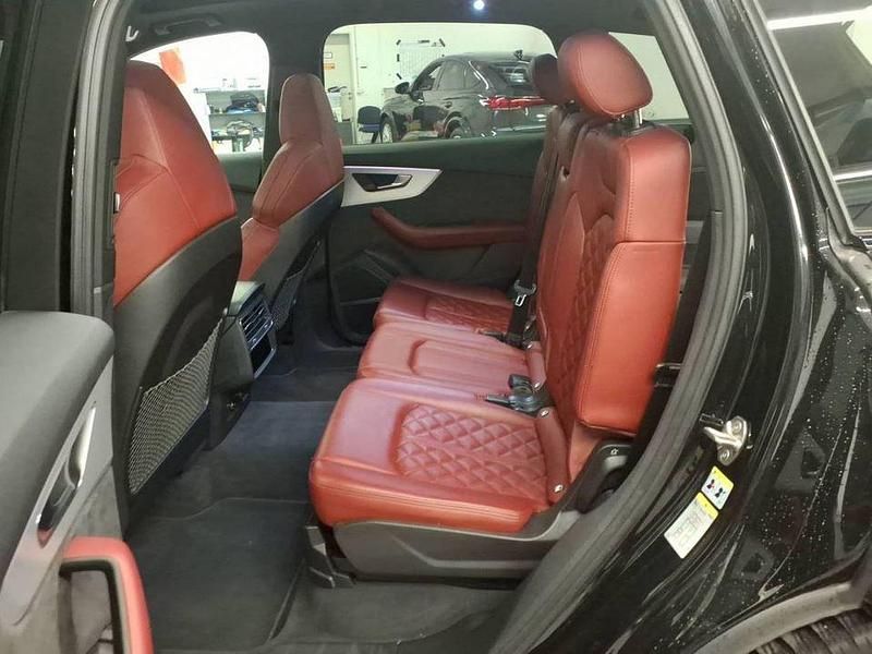 Gebraucht Audi SQ7 Ambiente 507 PS (372 kW) 2022 Außenfarbe: SUV