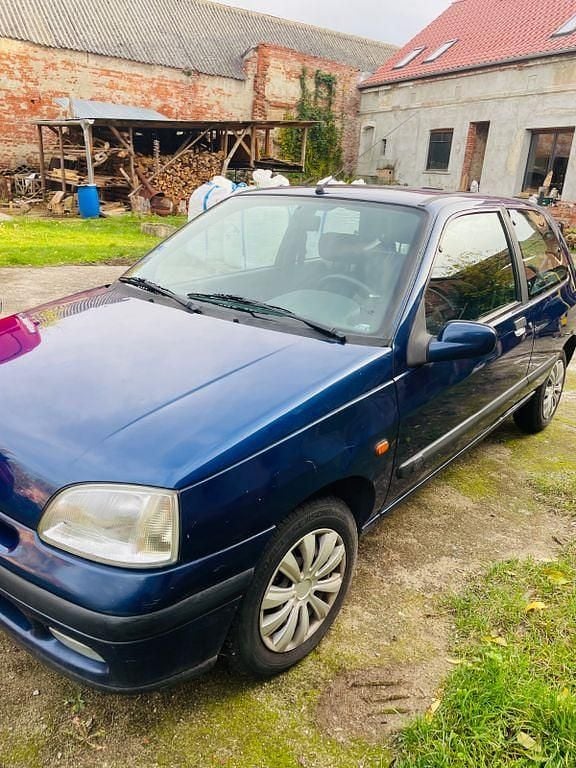 Gebraucht Renault Clio 75 PS (55 kW) 1996 Blau Kleinwagen