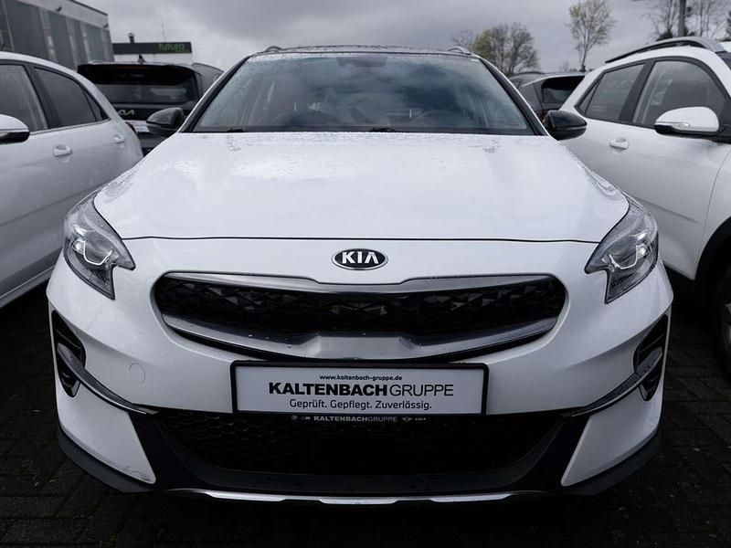 Gebraucht Kia XCeed Spirit 141 PS (103 kW) 2021 Weiß SUV