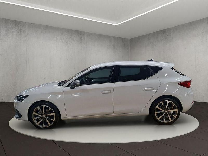 Gebraucht Seat Leon FR 150 PS (110 kW) 2025 Glacial weiß metallic Limousine