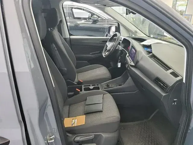 Gebraucht VW Caddy Maxi R 122 PS (89 kW) 2023 Grau Van / Kleinbus