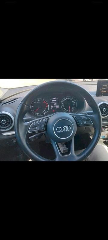 Gebraucht Audi A3 116 PS (85 kW) 2019 Silber Limousine