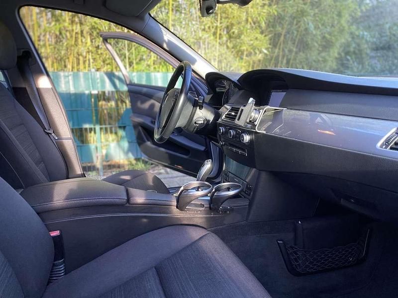 Gebraucht BMW 520 177 PS (130 kW) 2009 Grau Limousine
