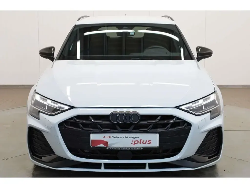 Gebraucht Audi A3 S-Line 272 PS (200 kW) 2025 Gletscherweiß metallic Limousine