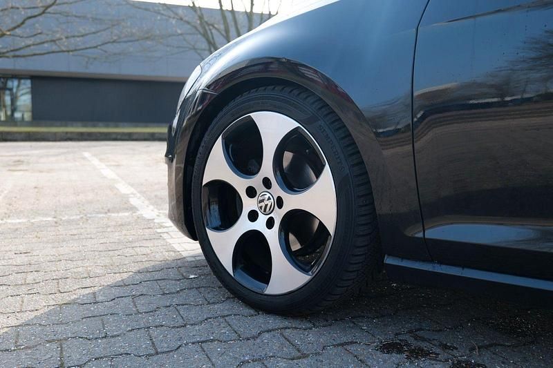 Gebraucht VW Golf VII Highline 150 PS (110 kW) 2015 Schwarz Kombi