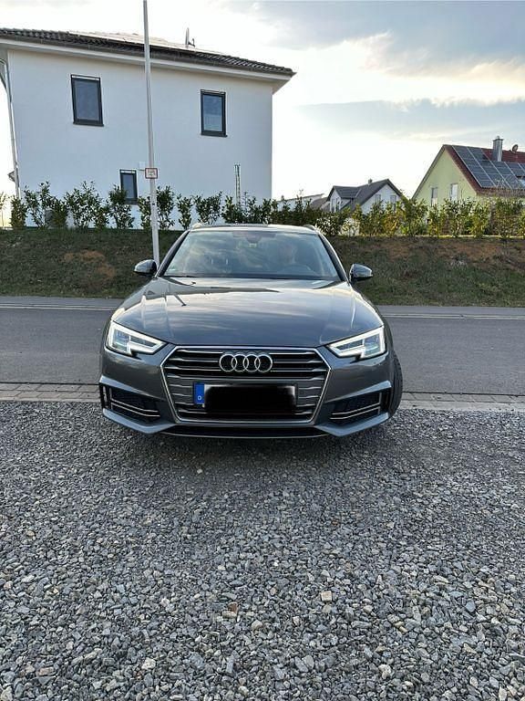 Grau Gebraucht 2018 Audi A4 Sport Kombi | 20.300 € (Fairer Preis) - Bild 1/4