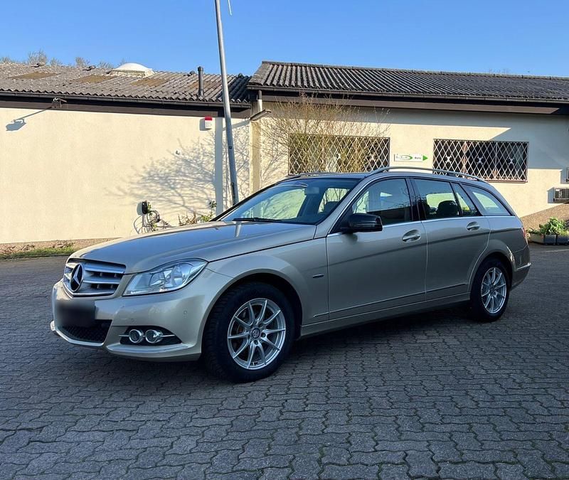 Gebraucht Mercedes C200 Elegance 184 PS (135 kW) 2012 Gelb Kombi