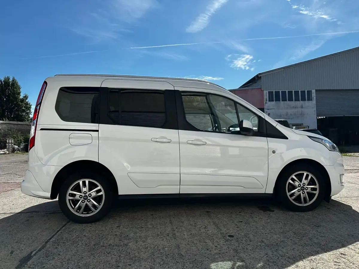 Gebraucht Ford Tourneo Connect Ambiente 101 PS (74 kW) 2019 Weiß Van / Kleinbus
