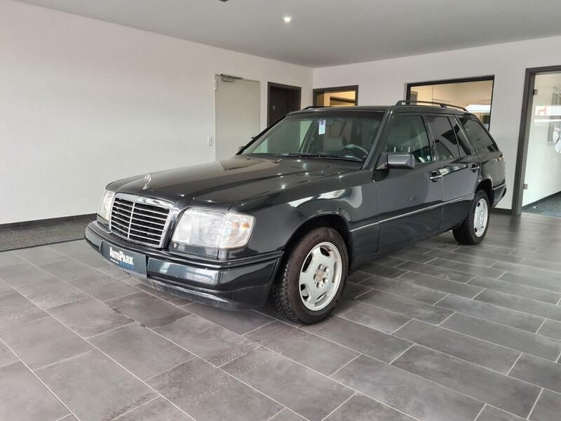 Gebraucht Mercedes E320 220 PS (161 kW) 1993 Schwarz Kombi