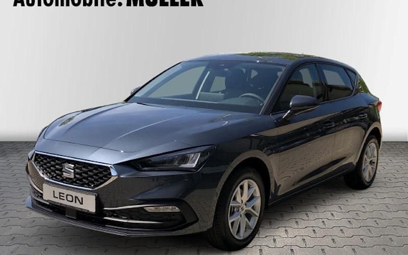 Neu Seat Leon 150 PS (110 kW) 2025 Grau Limousine