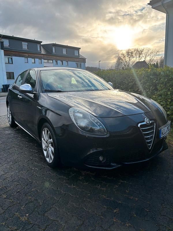 Schwarz Gebraucht 2012 Alfa Romeo Giulietta Limousine | 5.400 € (Fairer Preis) - Bild 1/4