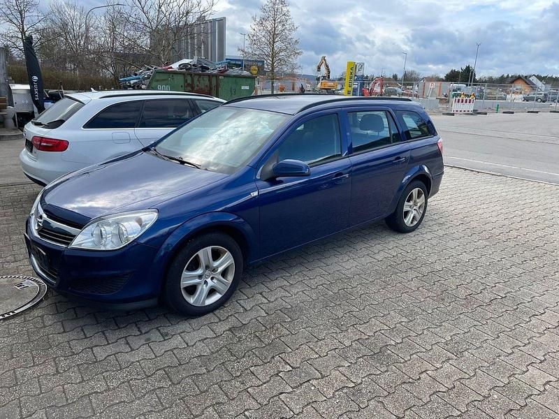 Gebraucht Opel Astra Edition 116 PS (85 kW) 2009 Blau Kombi