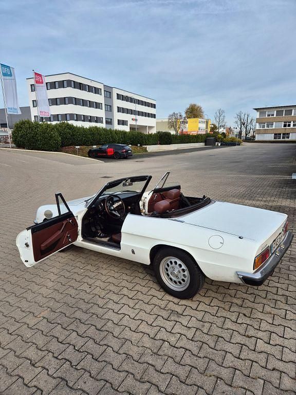 Gebraucht Alfa Romeo Spider 116 PS (85 kW) 1981 Weiß Cabrio