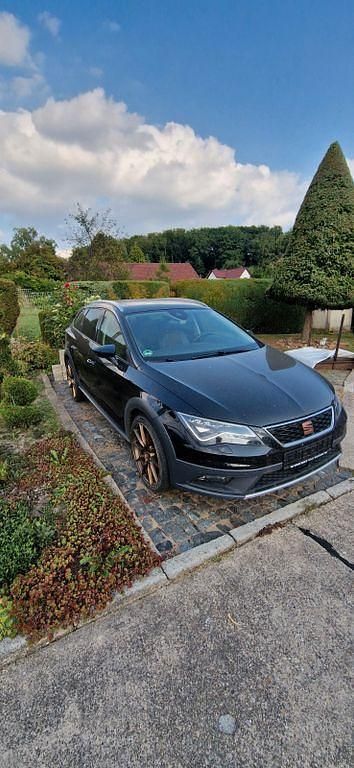 Schwarz Gebraucht 2017 Seat Leon X-Perience 4Drive Kombi | 13.100 € (Fairer Preis) - Bild 1/4