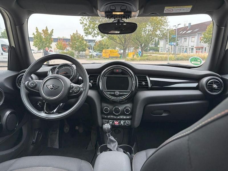 Second-hand Mini ONE 102 CP (75 kW) 2019 Alb Hatchback