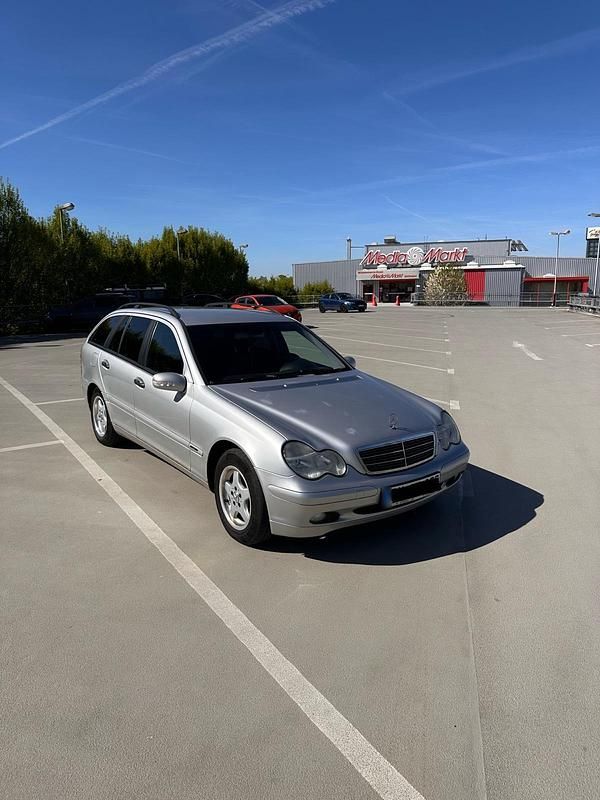 Gebraucht Mercedes C220 143 PS (105 kW) 2005 Silber Kombi
