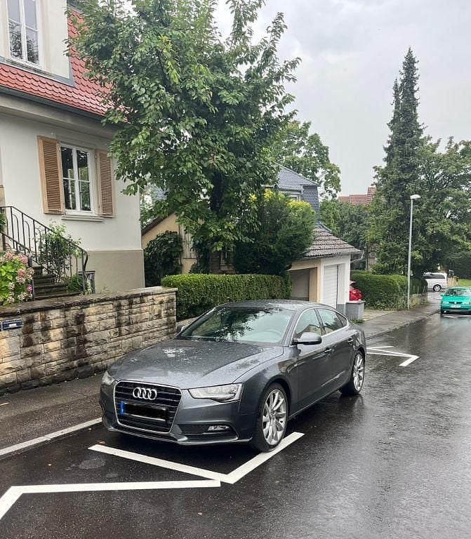 Grau Gebraucht 2012 Audi A5 Sportback Sport Limousine | 12.900 € (Fairer Preis) - Bild 1/4