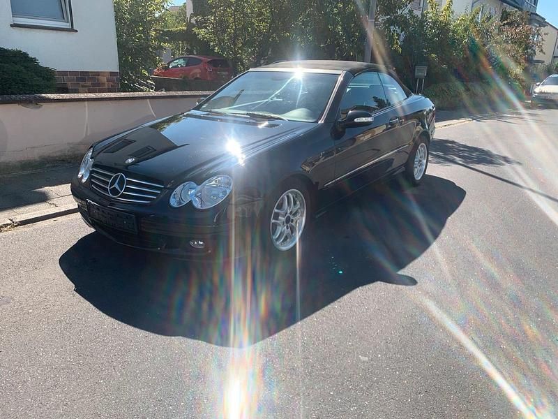 Schwarz Gebraucht 2004 Mercedes CLK320 Elegance Cabrio | 4.900 € (Fairer Preis) - Bild 1/4