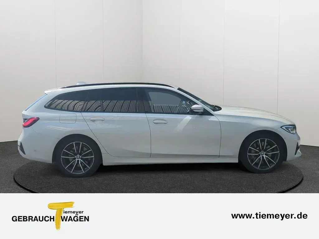Gebraucht BMW 330 Sport Line 252 PS (185 kW) 2021 Weiß Kombi