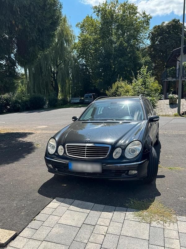 Schwarz Gebraucht 2005 Mercedes E280 Kombi | 5.200 € - Bild 1/4