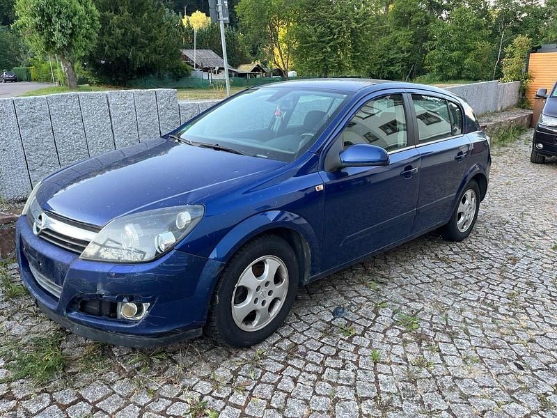 Blau Gebraucht 2004 Opel Astra Limousine | 1.000 € - Bild 1/4