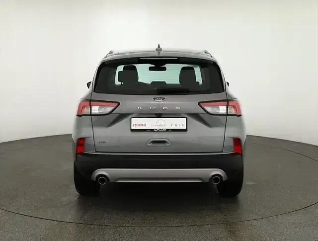 Używany Ford Kuga Titanium 190 KM (139 kW) 2022 Srebrny SUV