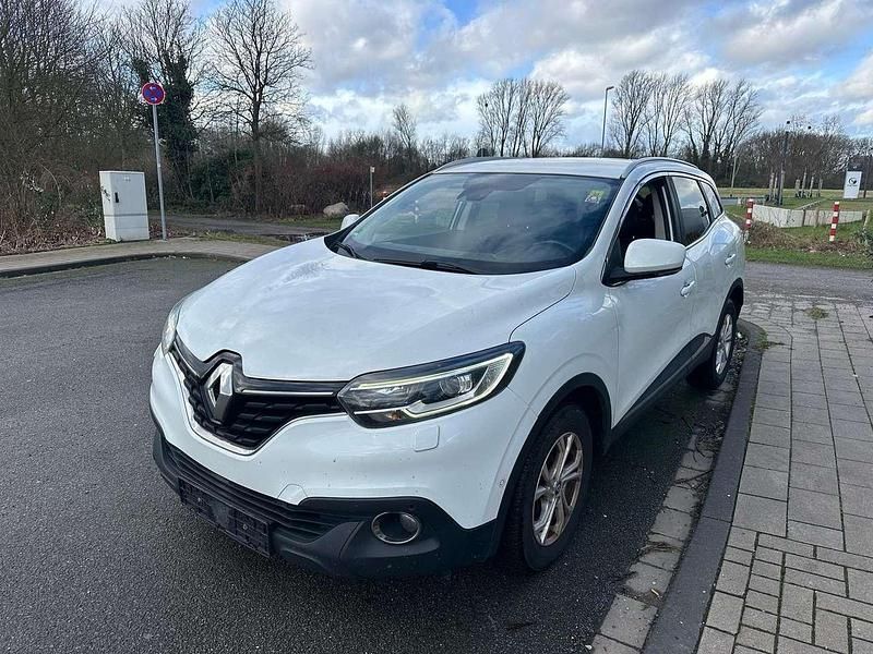 Weiß Gebraucht 2018 Renault Kadjar Bose Edition SUV | 6.500 € - Bild 1/4