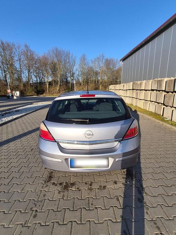 Gebraucht Opel Astra 105 PS (77 kW) 2005 Silber Limousine
