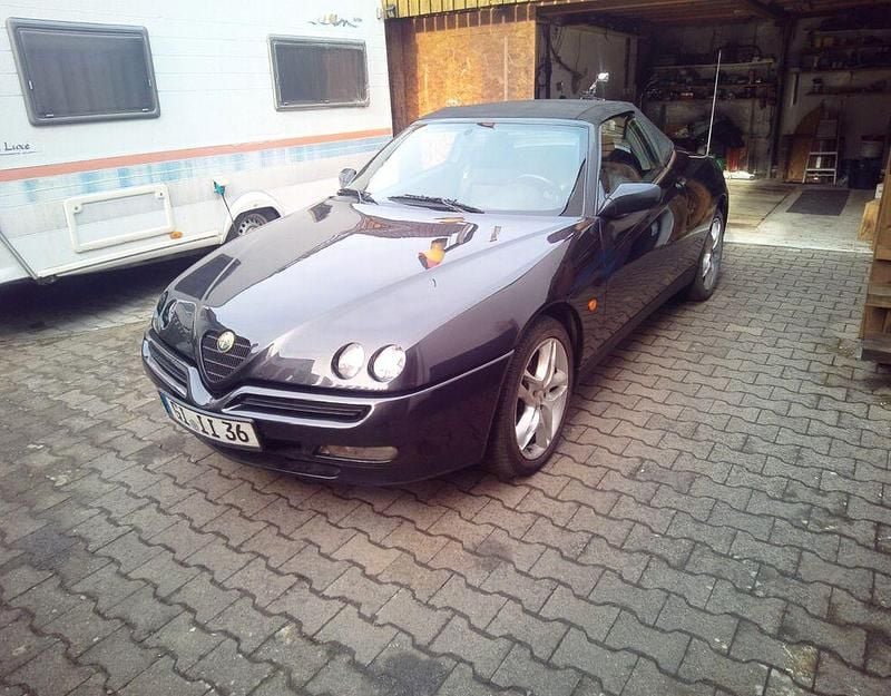 Schwarz Gebraucht 1997 Alfa Romeo Spider Cabrio | 2.450 € (Fairer Preis) - Bild 1/4