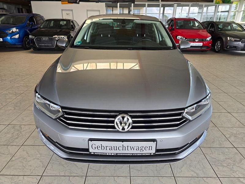 Gebraucht VW Passat Comfortline 150 PS (110 kW) 2018 Silber Limousine