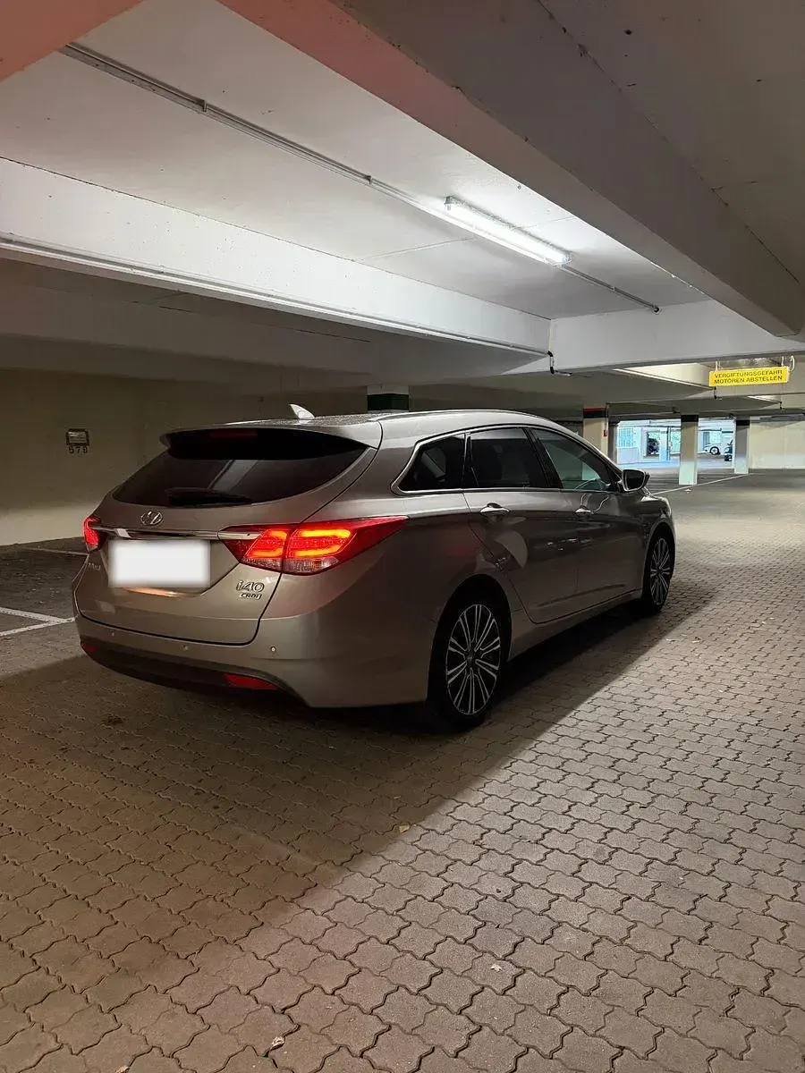 Gebraucht Hyundai i40 Premium 141 PS (103 kW) 2017 Beige Kombi