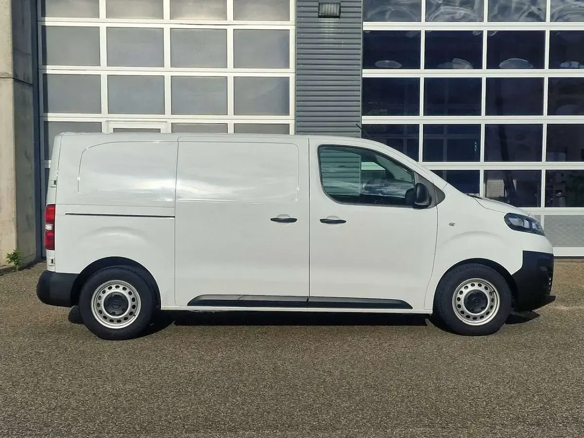 Gebraucht Opel Vivaro Edition 120 PS (88 kW) 2022 White jade Van / Kleinbus