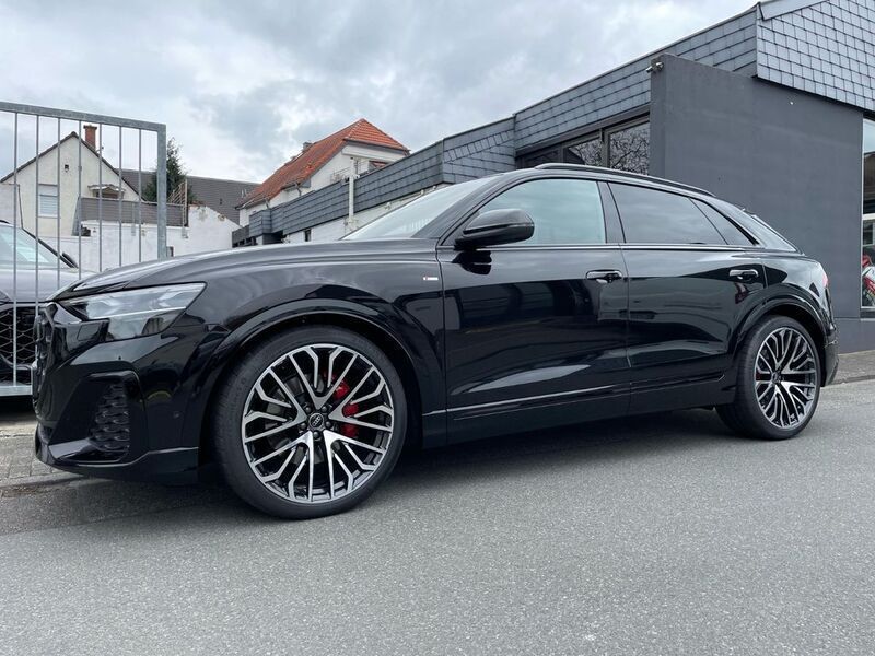 Schwarz Neu 2025 Audi Q8 Sport SUV | 99.980 € - Bild 1/4