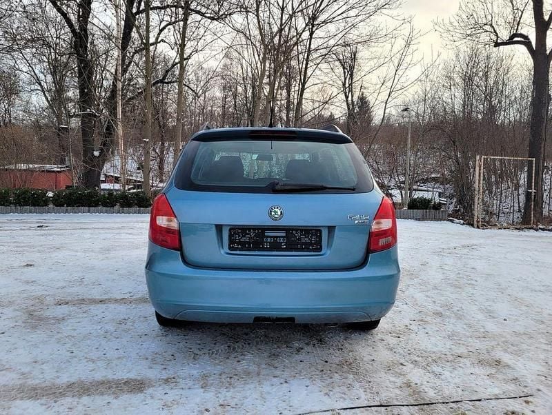 Gebraucht Skoda Fabia Ambiente 69 PS (50 kW) 2009 Blau Kombi